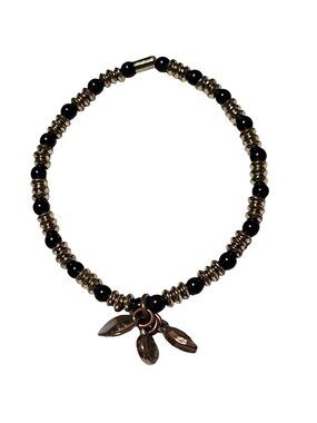 Elegant Leaf Charm Bracelet Gold Tone Black Beaded Stretch Fashion Jewelry Women